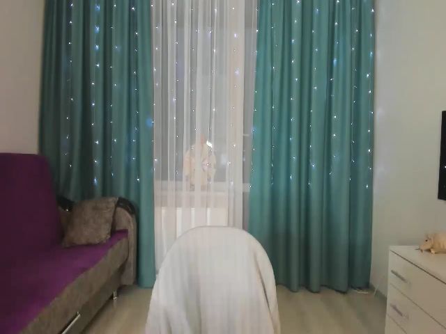 Live sex webcam photo for EllinaStam #268731622