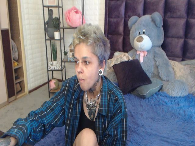 Live sex webcam photo for DarkElf_ #268725682