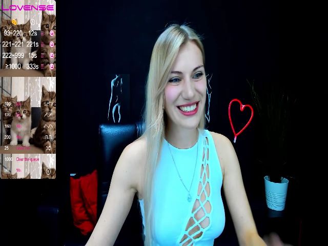 Live sex webcam photo for LiliManchest #268730155