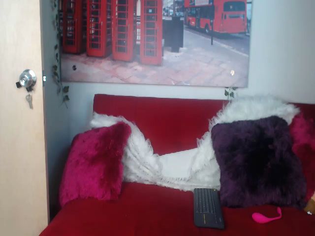 Live sex webcam photo for Emiliarain #268723054