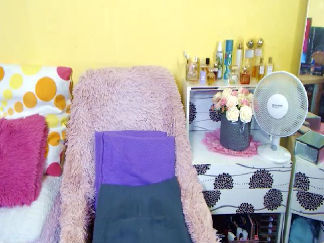 Live sex webcam photo for AishaLee #268729195