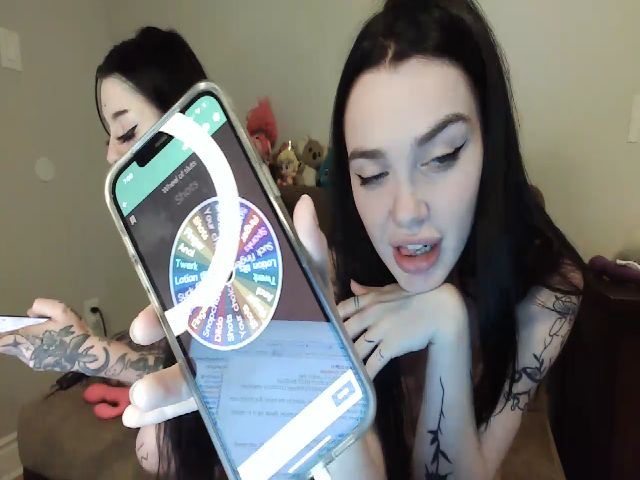 Live sex webcam photo for AngelLips321 #268735621