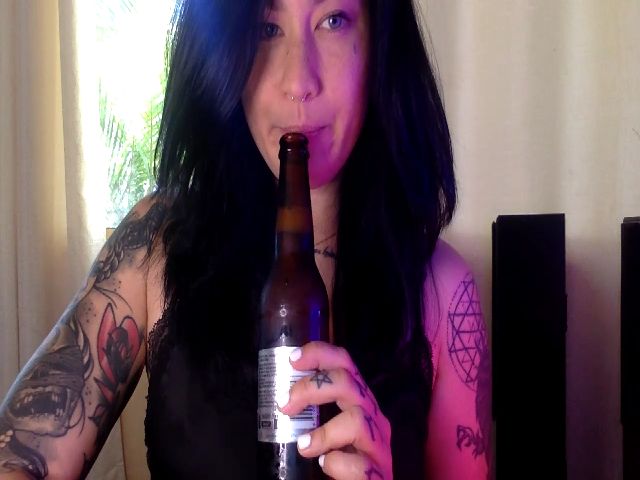 Live sex webcam photo for BillieFox_ #268718873