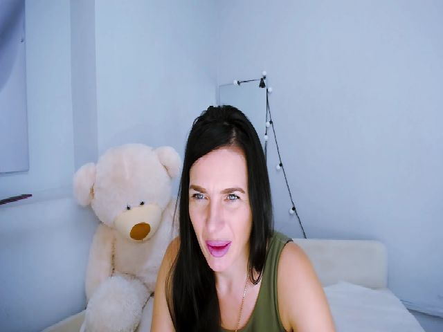 Live sex webcam photo for Laura_Smith #268723339