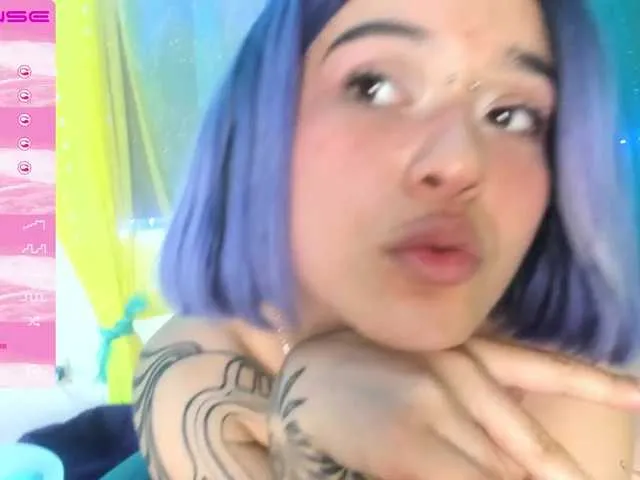 Live sex webcam photo for crymia #268719064