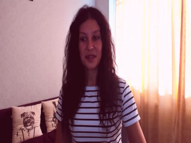 Live sex webcam photo for KarenSilk #268723010