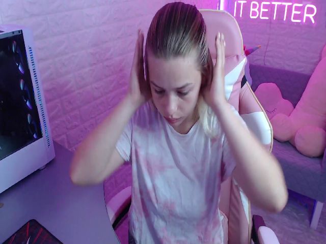 Live sex webcam photo for UnicornGirl_ #268723318