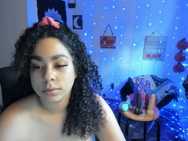 Live sex webcam photo for maxineegibson #268718807