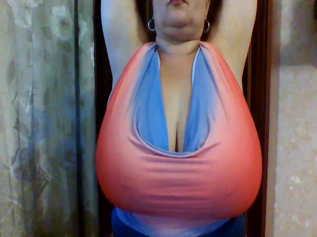 Live sex webcam photo for Huge_nipple8 #268730493