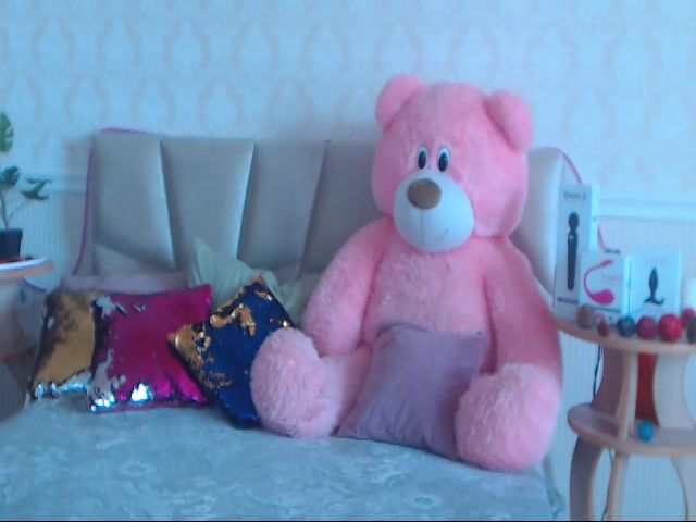 Live sex webcam photo for GinaLewis #268726312