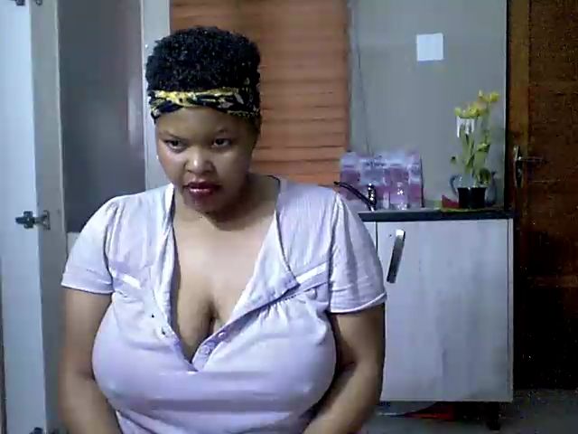 Live sex webcam photo for Sexylips79 #268722928