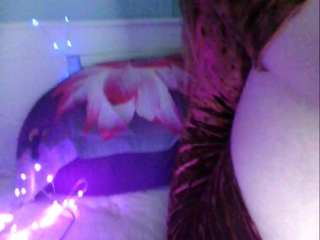 Live sex webcam photo for lewdgamermel #268722775