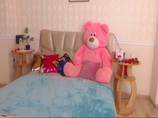 Live sex webcam photo for LorinFields #268730076