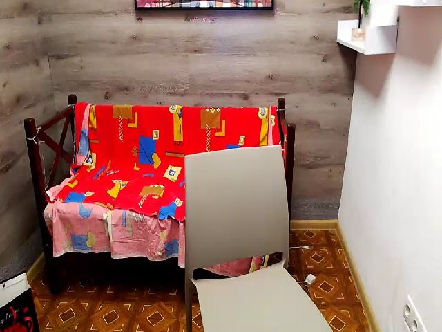 Live sex webcam photo for RoseMoet #268725422