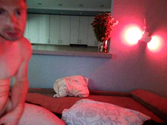 Live sex webcam photo for Kendal212 #268723643