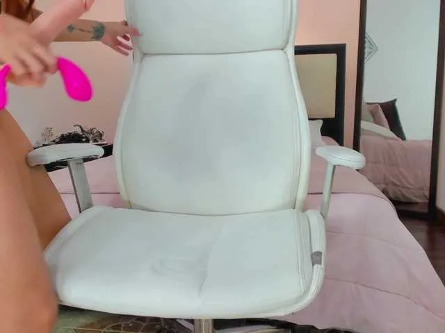 Live sex webcam photo for LexieBrooke #268736772