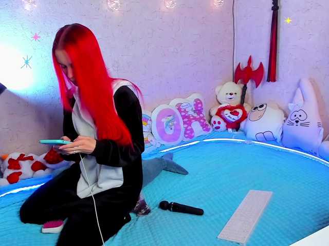 Live sex webcam photo for KiraLiLime #287990080