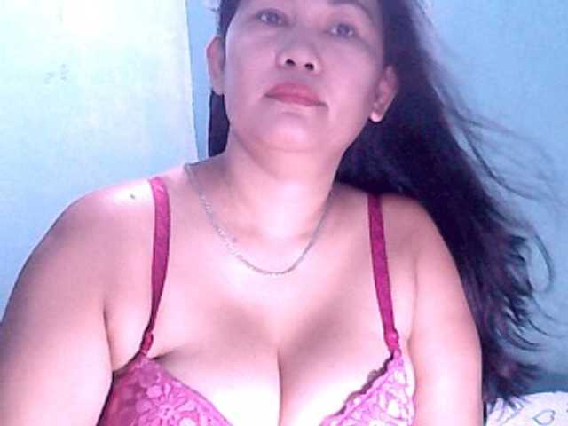 Live sex webcam photo for wildmom4u #268736943