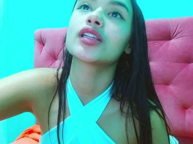 Live sex webcam photo for emmyythx #268750371