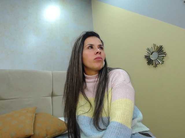 Live sex webcam photo for Jipsya #268750296