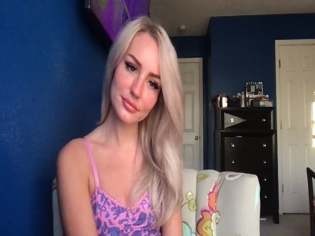 Live sex webcam photo for Officialelsa #268737336