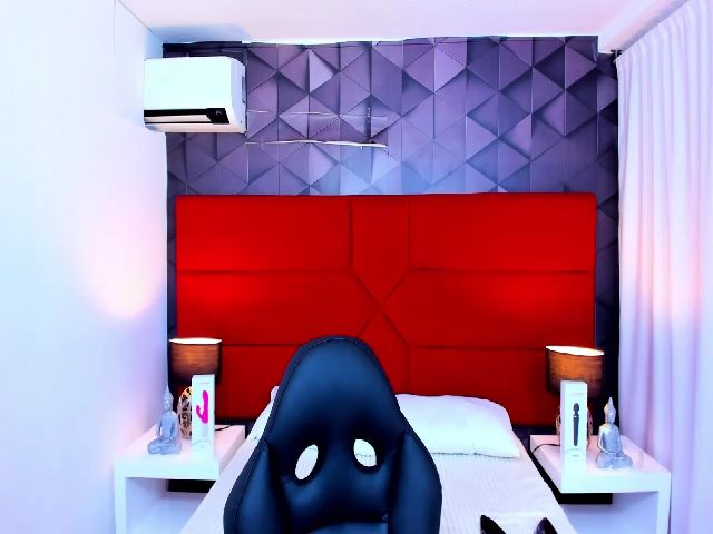 Live sex webcam photo for Chanel_broke #268738654