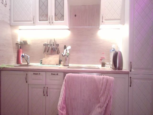 Live sex webcam photo for JaneGrey111 #268747930