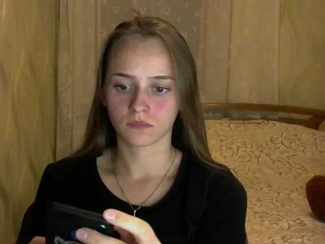 Live sex webcam photo for RosaliaLove #268749232