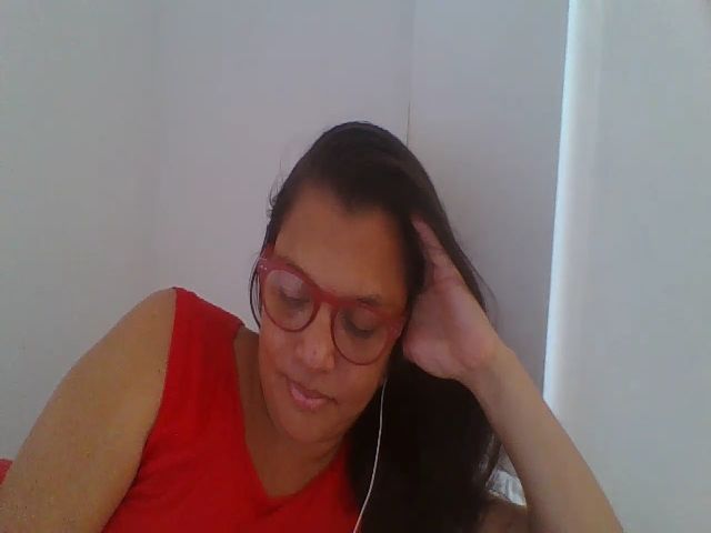 Live sex webcam photo for SweetLola01 #268746045