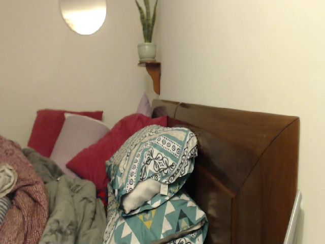 Live sex webcam photo for isabellazee2 #268739059