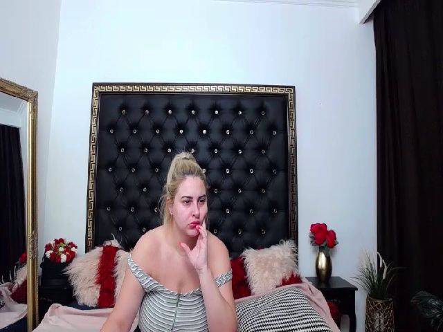 Live sex webcam photo for MiraHaze #268746300