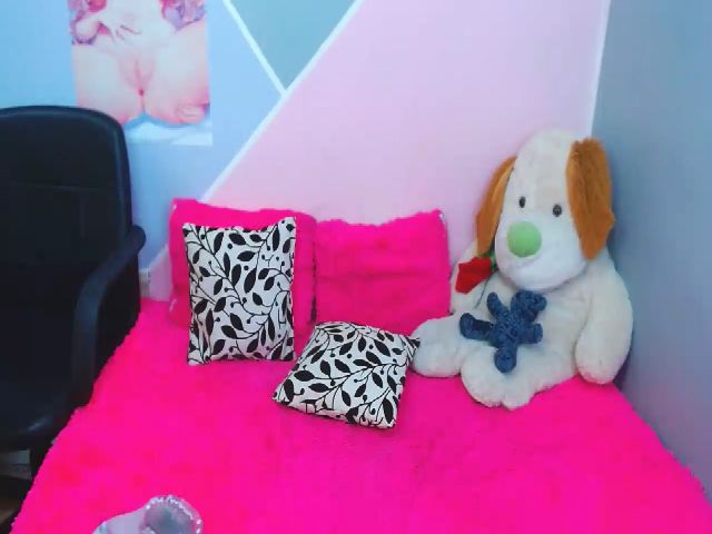 Live sex webcam photo for alisoontaylor #268737921