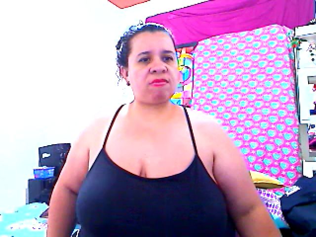 Live sex webcam photo for LatinaBigAss4 #268751508