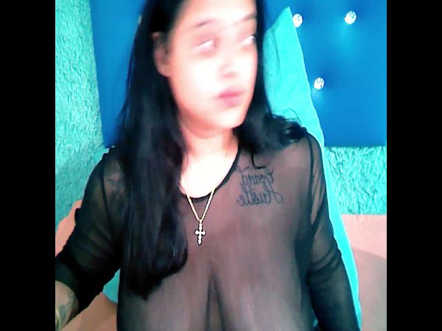 Live sex webcam photo for Sexyval4u #268742385