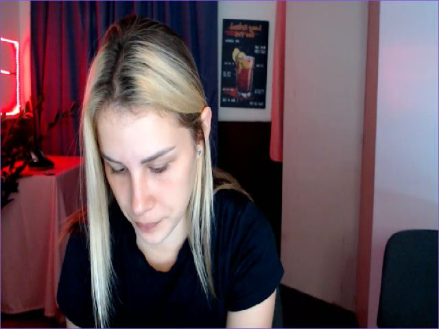 Live sex webcam photo for PolliMilk #268739449