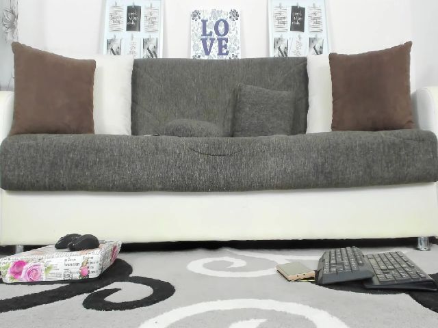 Live sex webcam photo for Jessyblondex #268748109