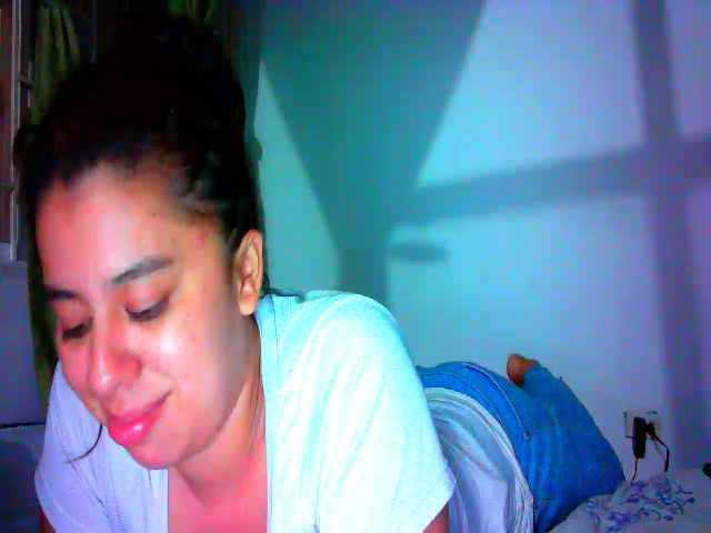 Live sex webcam photo for Jennysroom22 #268738152