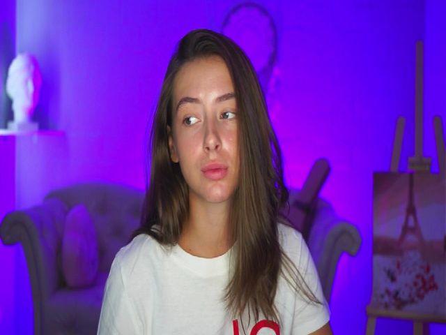 Live sex webcam photo for GloriaElmers #268741981