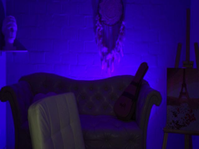 Live sex webcam photo for GloriaElmers #268746035