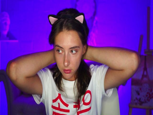 Live sex webcam photo for GloriaElmers #268746724