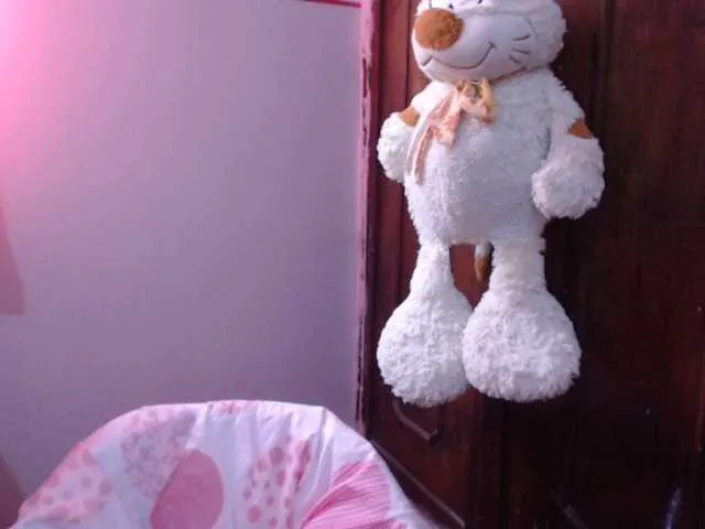 Live sex webcam photo for hanna-queen21 #268749885