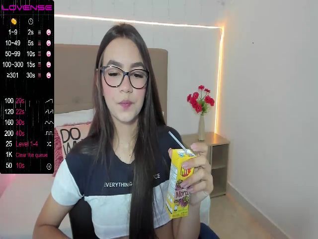 Live sex webcam photo for Nicol_sofia_ #268751751