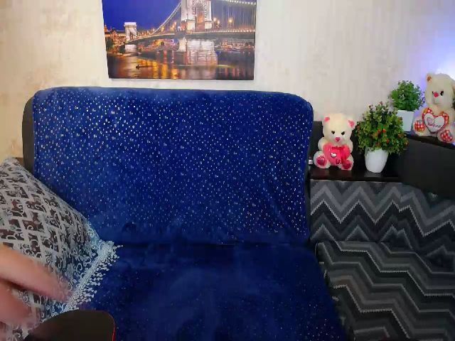 Live sex webcam photo for Helen_Willd #268748189