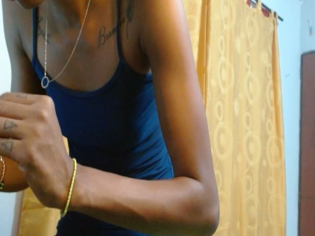 Live sex webcam photo for Angiehotx1x #268747822