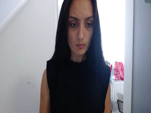 Live sex webcam photo for hello_its_me5 #268747957