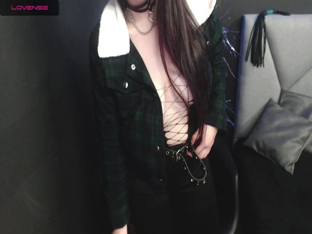 Live sex webcam photo for samantasmithh #268741163