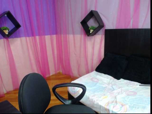 Live sex webcam photo for lily-jones #268750218