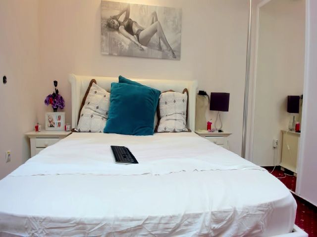 Live sex webcam photo for VanessaQuinnX #268753659