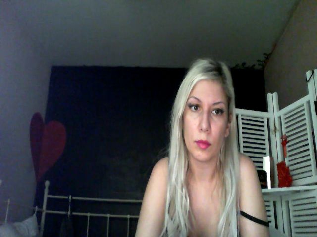 Live sex webcam photo for Marvel33 #268737748