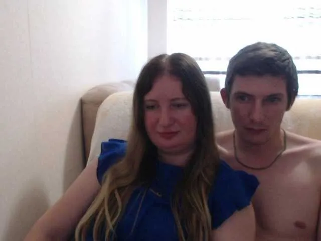 Live sex webcam photo for PeterAndJenda #268743783